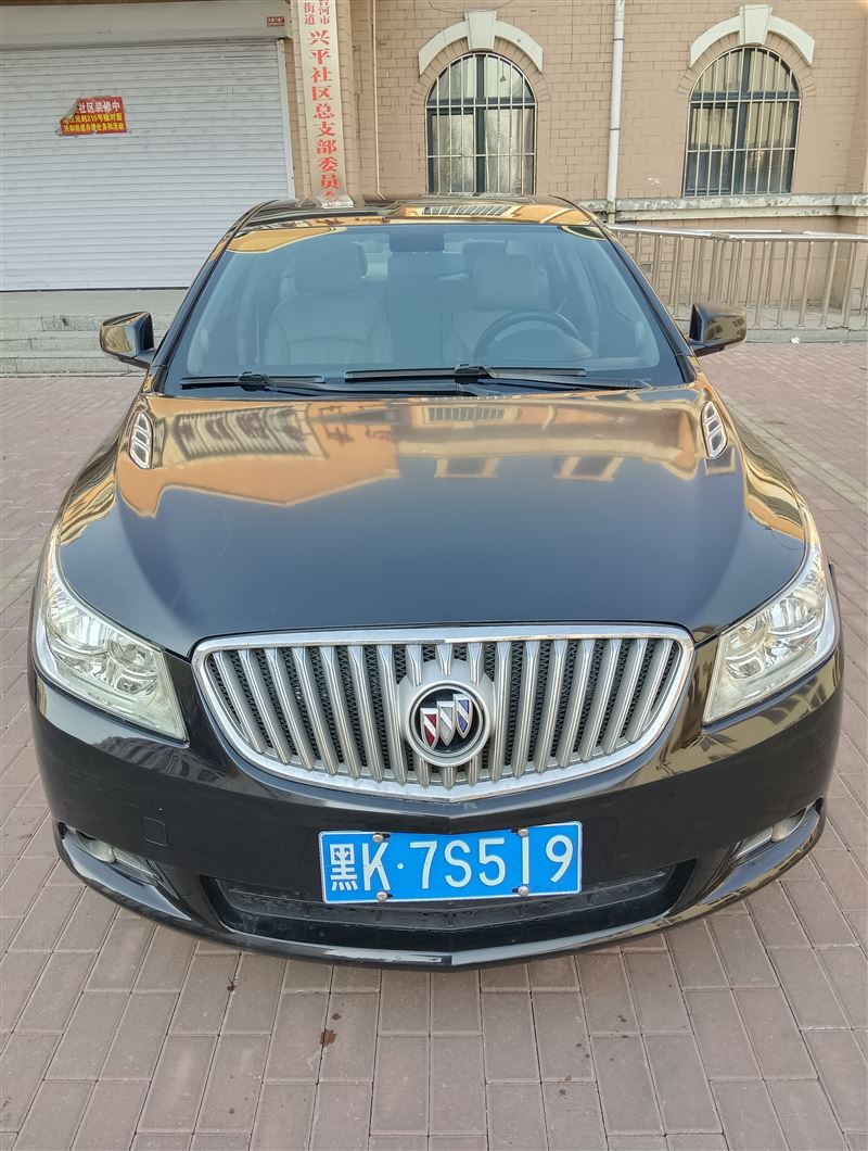 11年別克君越自動(dòng)擋高配原值20萬