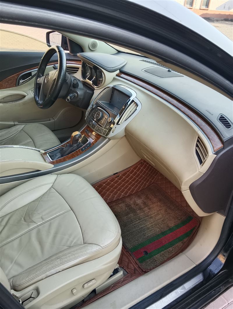 11年別克君越自動(dòng)擋高配原值20萬