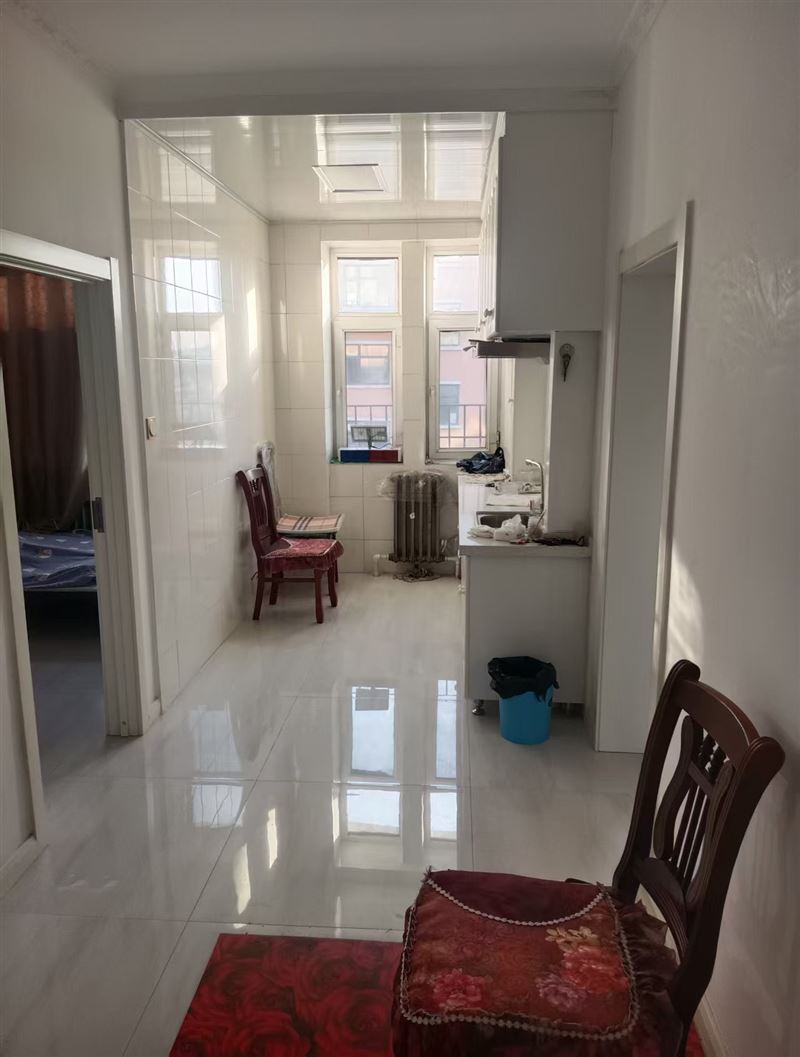 出售北岸新城2號道117號樓5單元402中門兩室